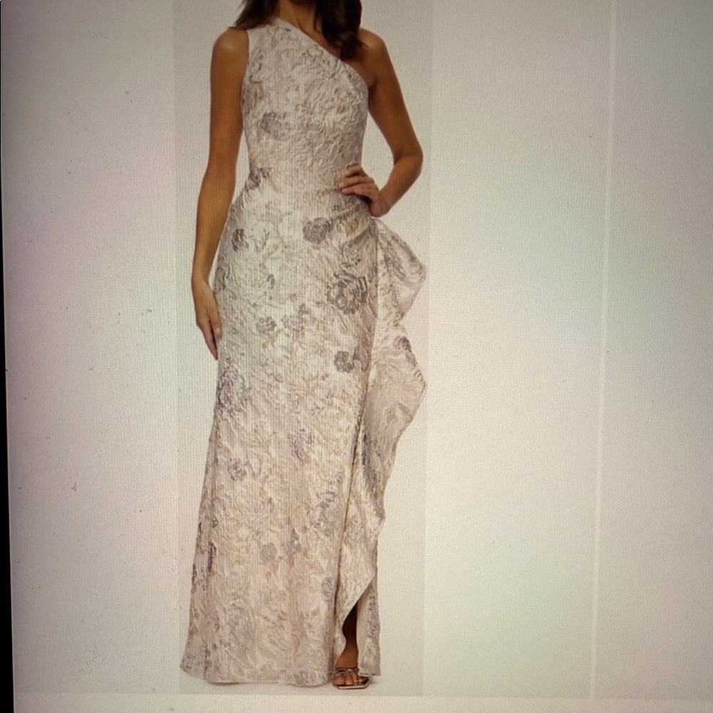 Xscape One-Shoulder Floral Jacquard Sheath gown size 4 champagne color